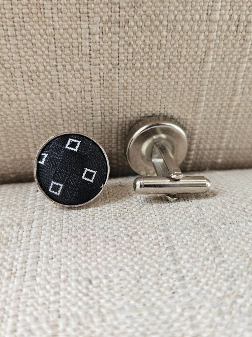 Black Cufflinks with White Diamond Pattern Men Fashion Jewelry Cuff Links New - Picture 3 of 7